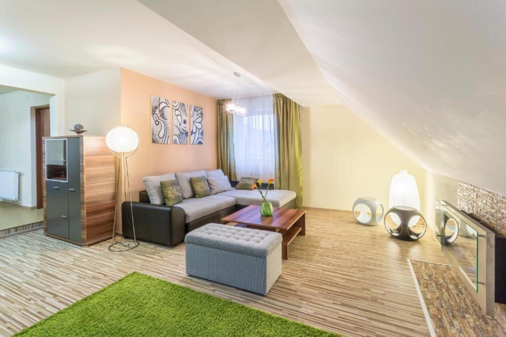 Hotel Sipox Štrba Buitenkant foto