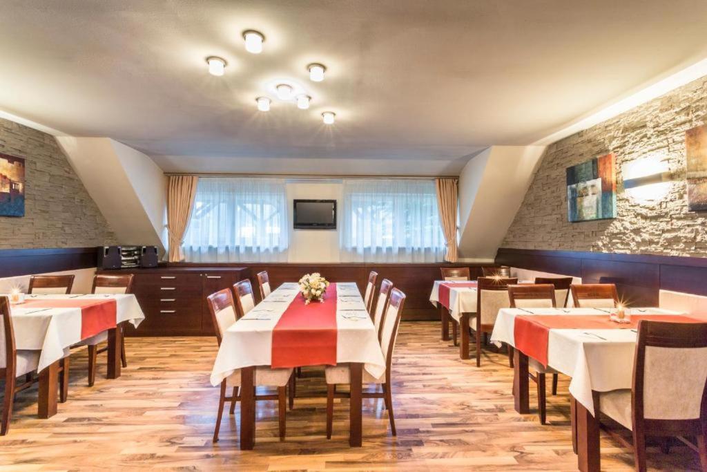 Hotel Sipox Štrba Buitenkant foto